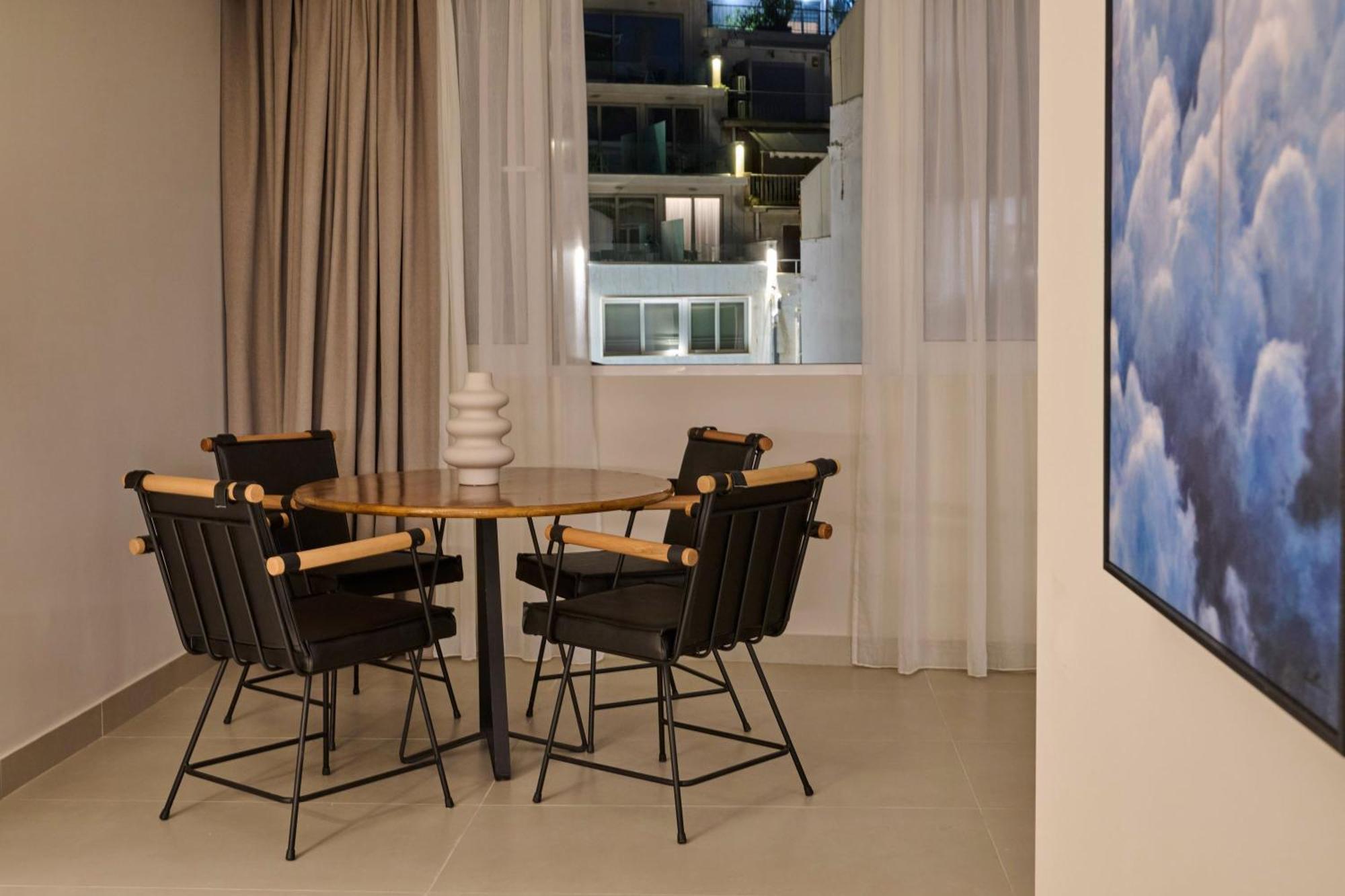 Acropolis Muses - Downtown Luxury Apartments เอเธนส์ ภายนอก รูปภาพ