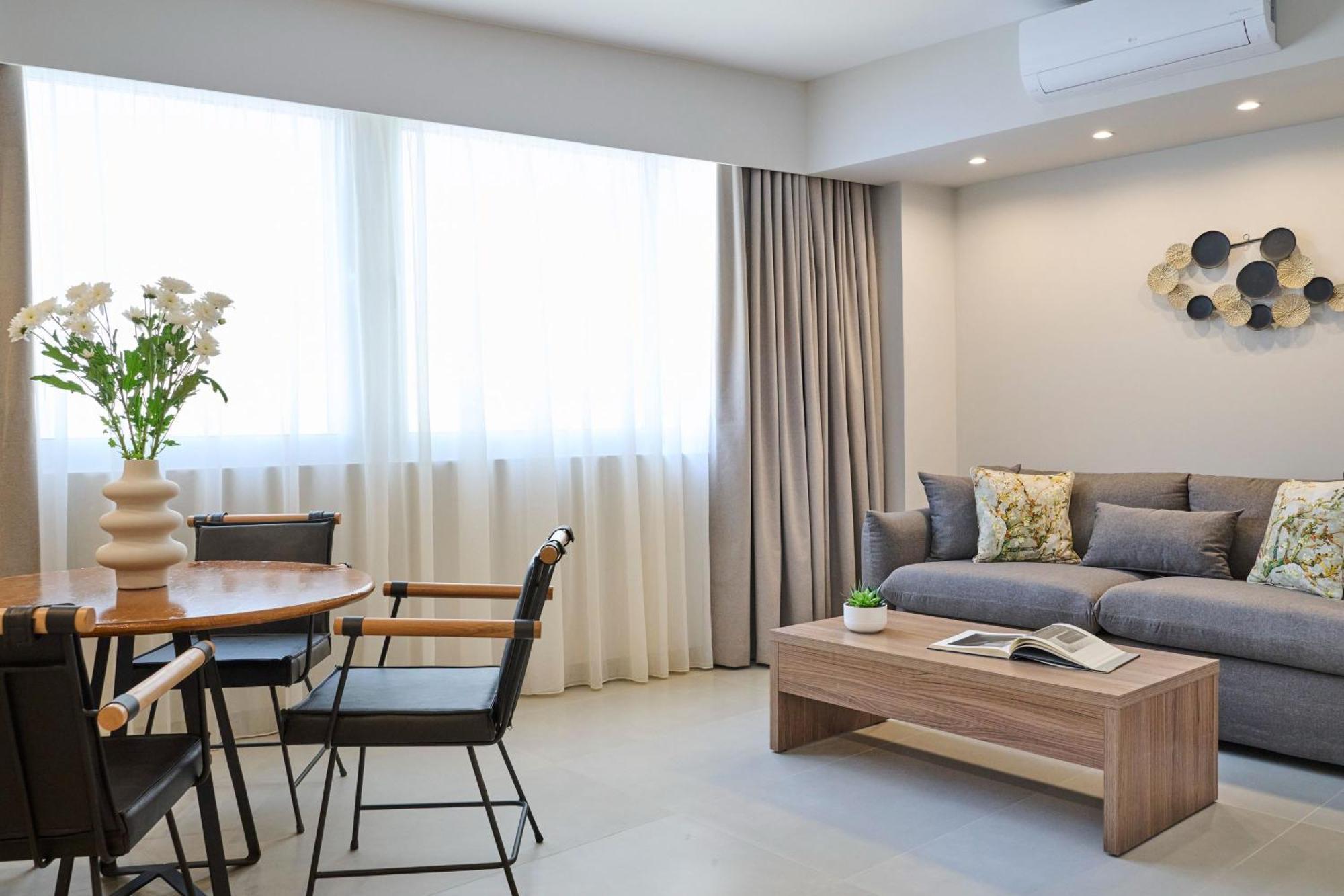 Acropolis Muses - Downtown Luxury Apartments เอเธนส์ ภายนอก รูปภาพ