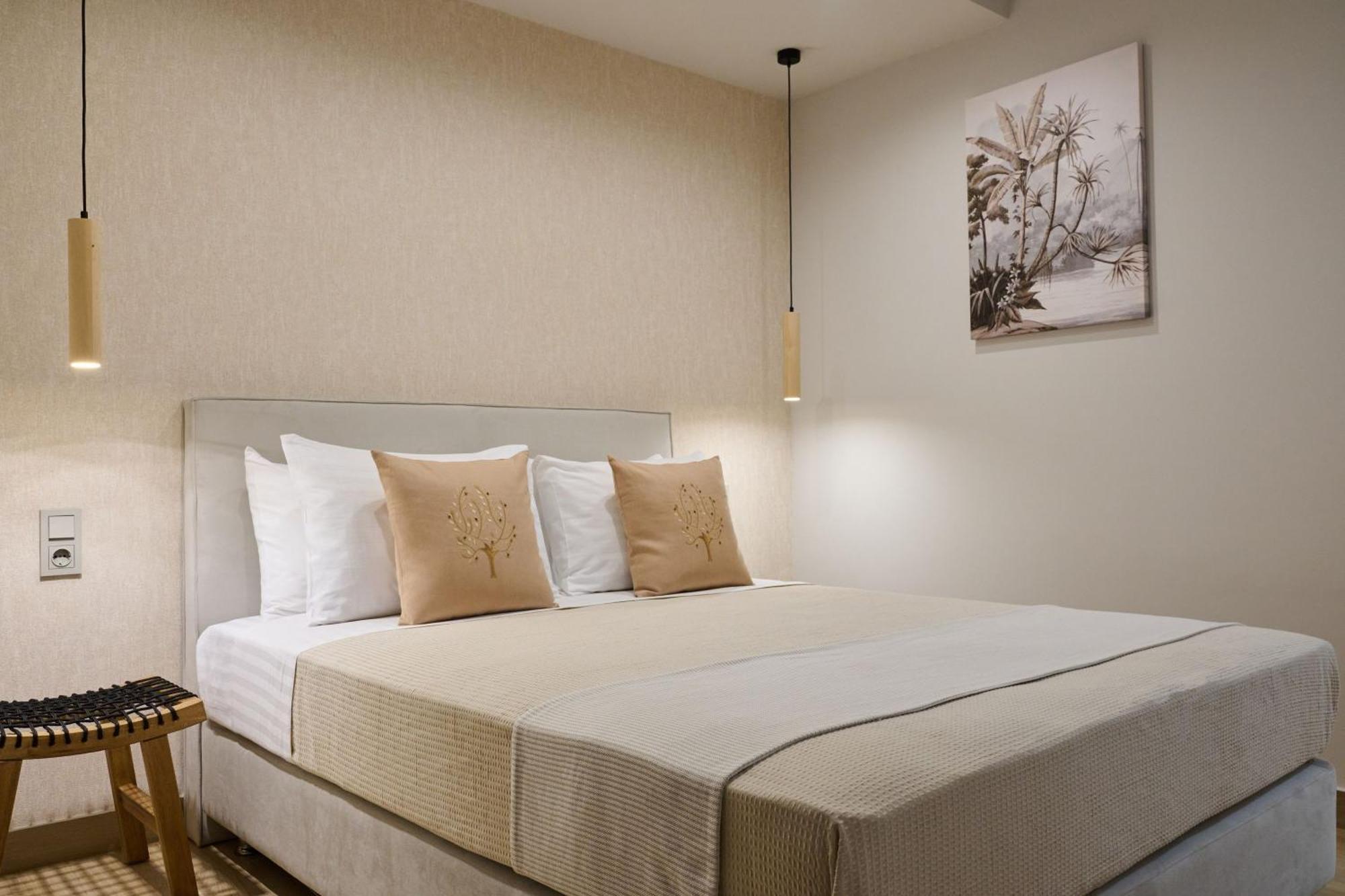 Acropolis Muses - Downtown Luxury Apartments เอเธนส์ ภายนอก รูปภาพ