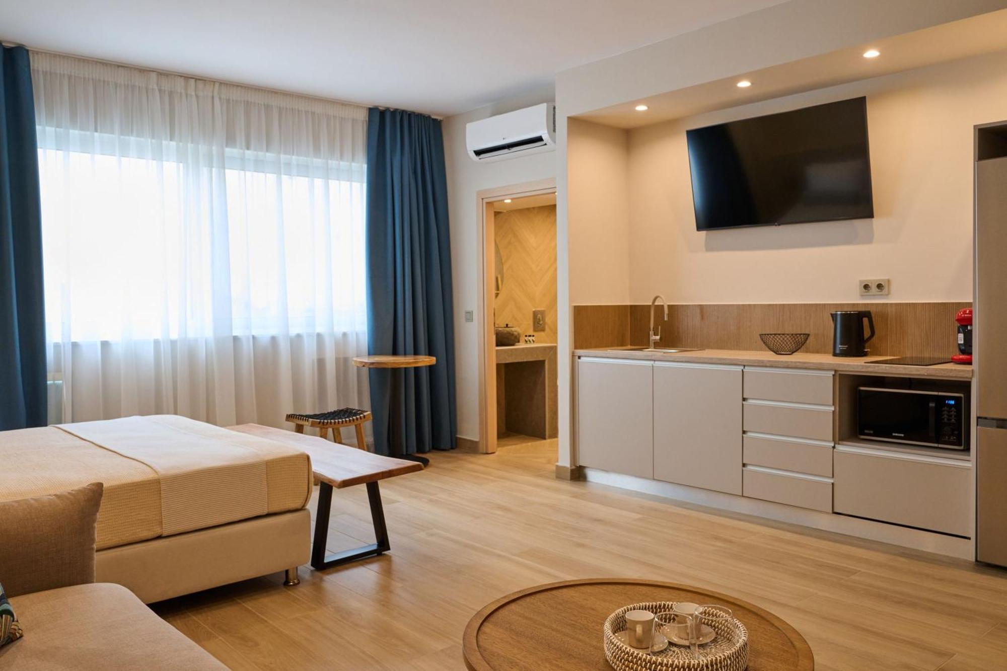 Acropolis Muses - Downtown Luxury Apartments เอเธนส์ ภายนอก รูปภาพ