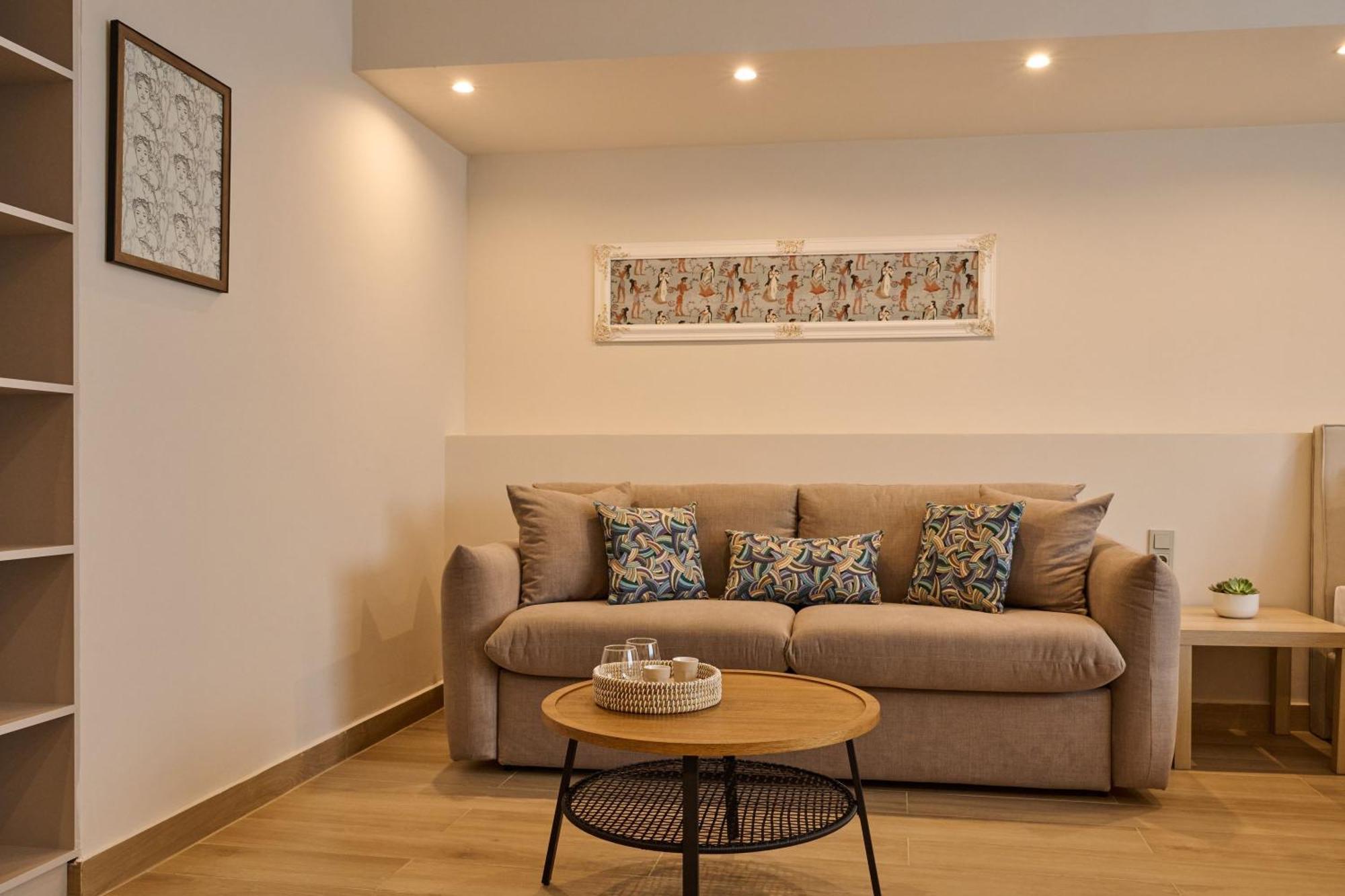 Acropolis Muses - Downtown Luxury Apartments เอเธนส์ ภายนอก รูปภาพ