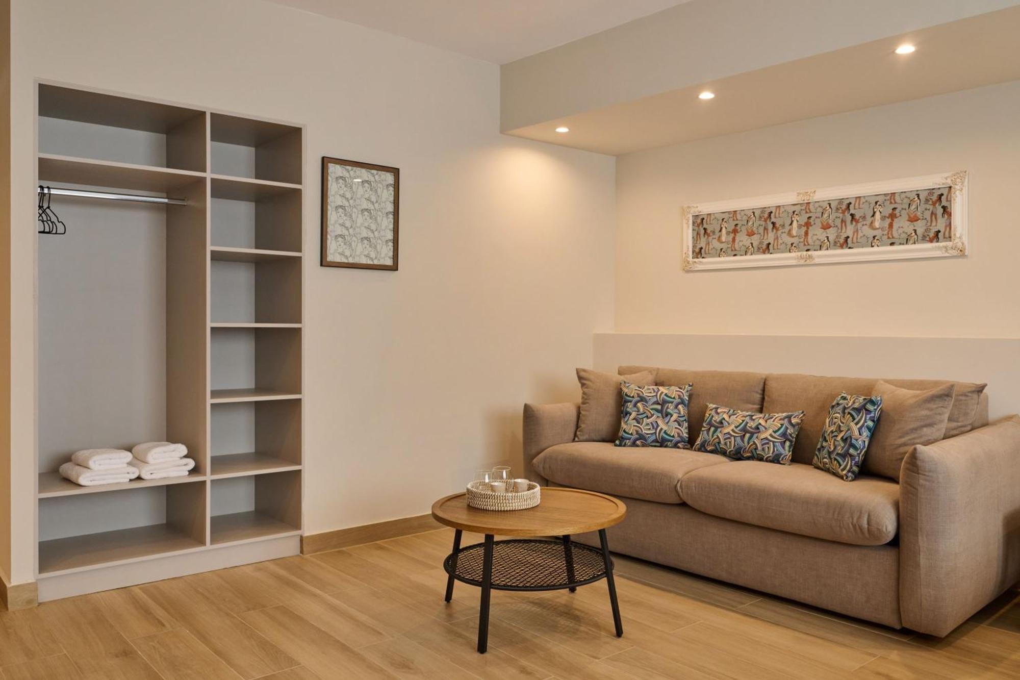 Acropolis Muses - Downtown Luxury Apartments เอเธนส์ ภายนอก รูปภาพ