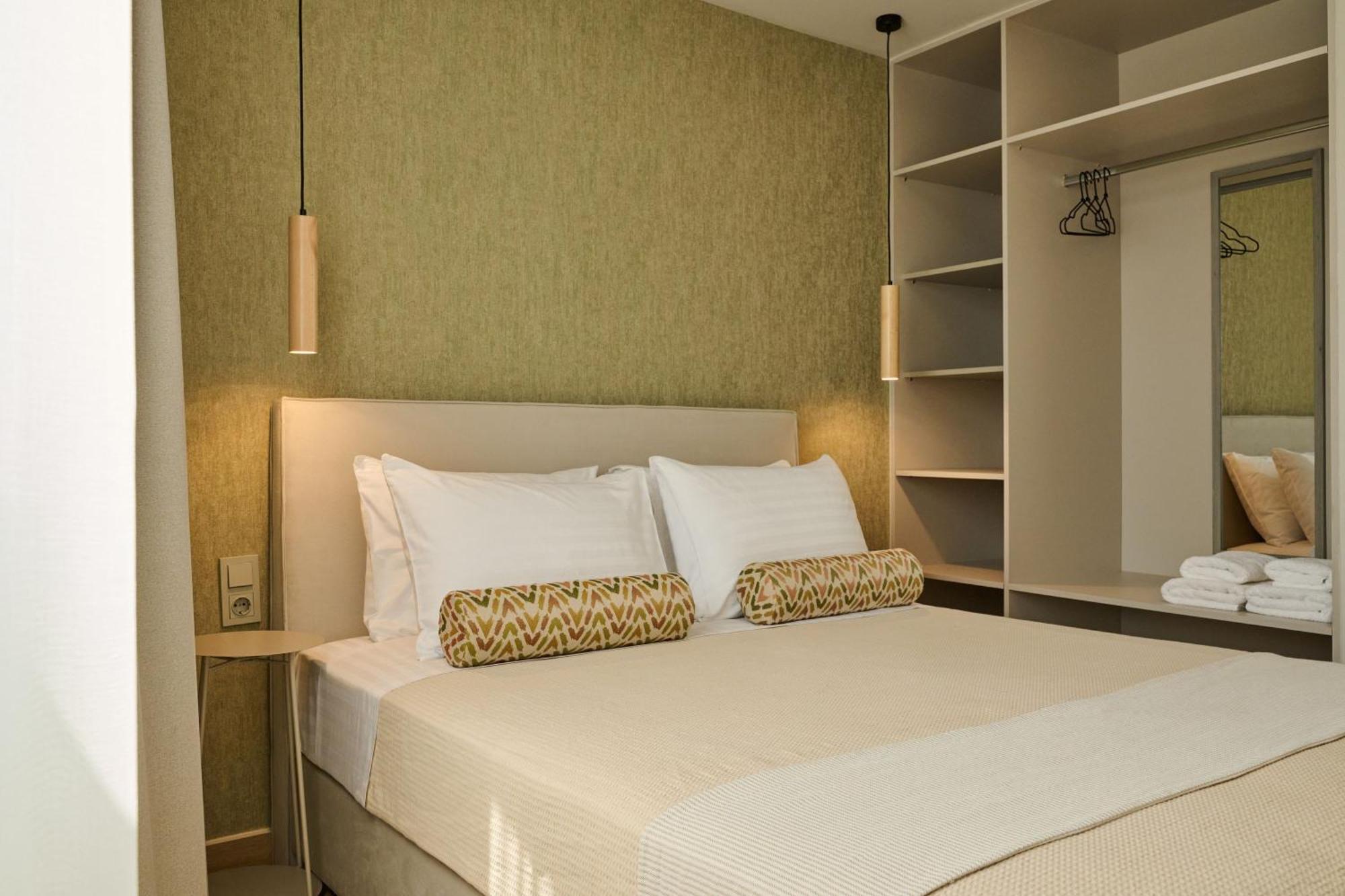 Acropolis Muses - Downtown Luxury Apartments เอเธนส์ ภายนอก รูปภาพ