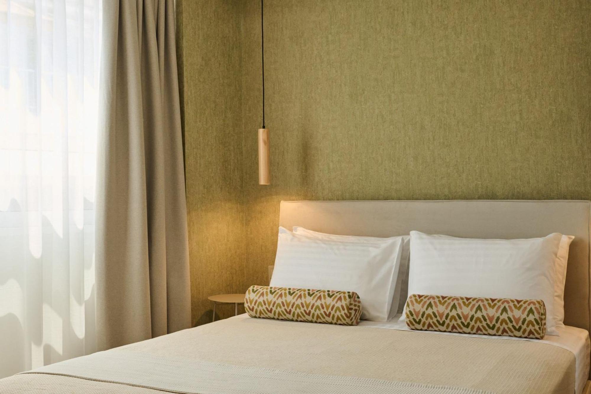 Acropolis Muses - Downtown Luxury Apartments เอเธนส์ ภายนอก รูปภาพ